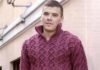 Мужской свитер спицами с воротником стойкой на молнии Мужской свитер спицами с воротником стойкой на молнии