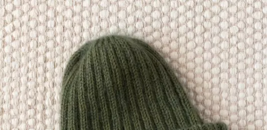 Шапка «Forest Moss Hat» (Лесной мох) бесплатное описание шапки спицами из мохера